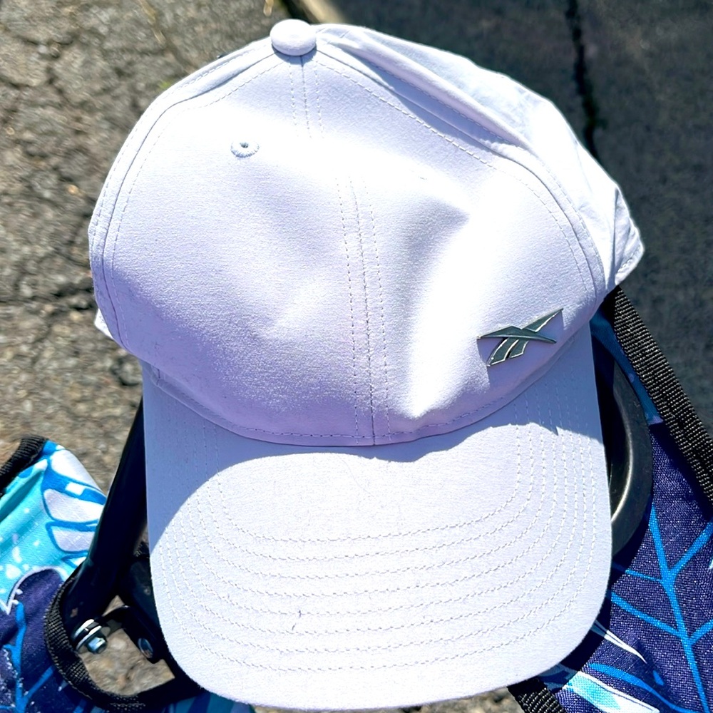 Brand new Reebok Badge Cap 🧢 with tags - never worn!